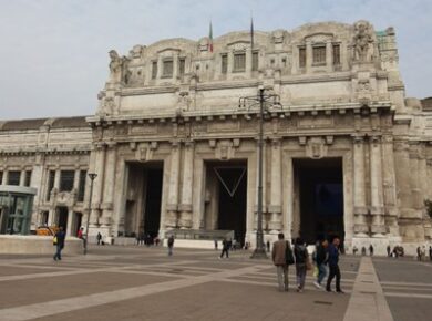 A Tourist’s Guide to Milano Centrale